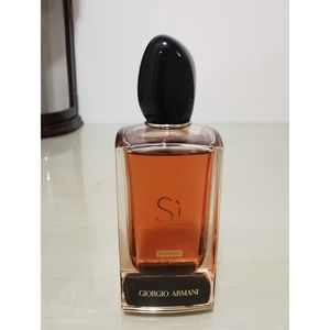 Armani si intense